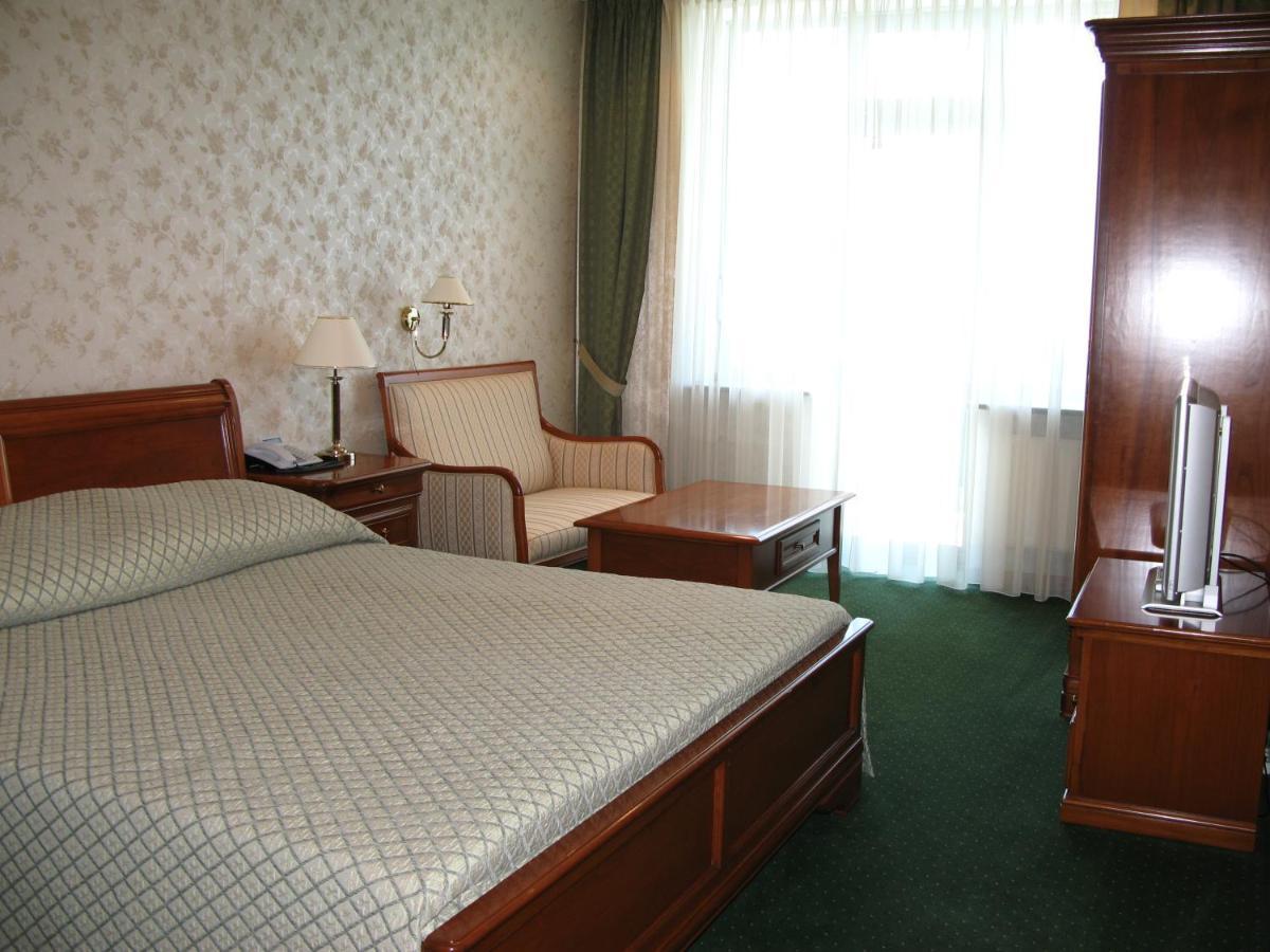 Готель Елада Yuzhne Exterior photo
